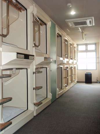 Imagen de la habitación del Hotel Capsule Kobe Sannomiya - Caters to men. Foto 6