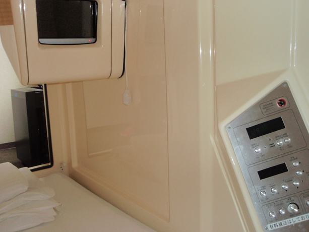 Imagen de la habitación del Hotel Capsule Kobe Sannomiya - Caters to men. Foto 7