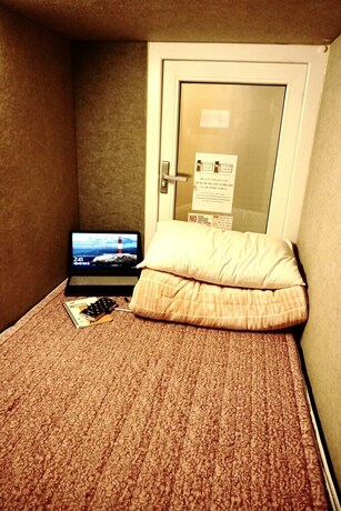 Imagen de la habitación del Hotel Capsule Majung. Foto 22