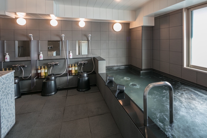 Imagen de la piscina del Hotel Capsule Resort Kyoto Square. Foto 17