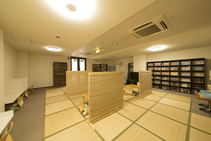 Imagen de los interiores del Hotel Capsule The Inn. Foto 15