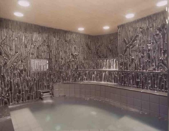 Imagen de la piscina del Hotel Capsule Wellbe Sakae - Caters To Men. Foto 19