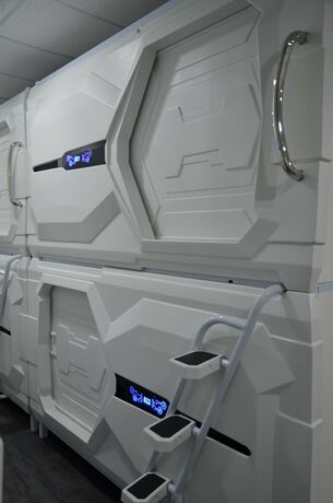 Imagen general del Hotel Capsule Zodiak. Foto 8