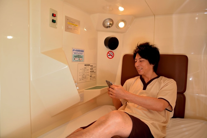 Imagen de la habitación del Hotel Capsule and Spa Grand Sauna Shinsaibashi. Foto 3