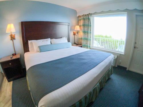 Imagen de la habitación del Hotel Capt Hirams Resort. Foto 6