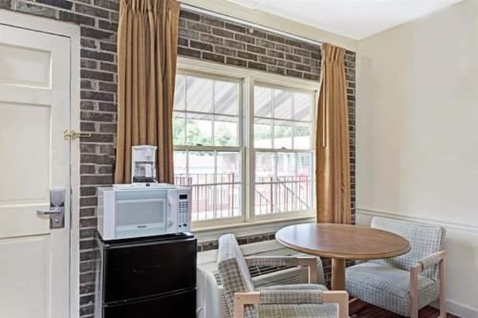 Imagen de la habitación del Hotel Capt. John Smith Inn. Foto 18
