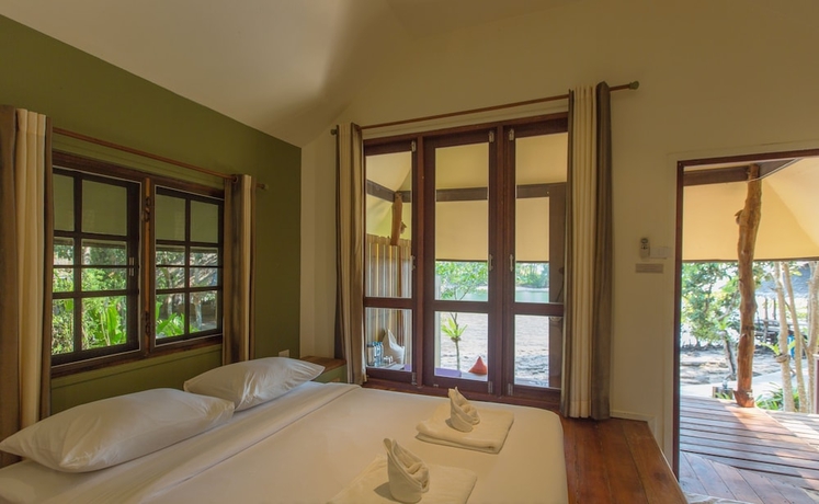 Imagen de la habitación del Hotel Captain Hook Resort. Foto 6