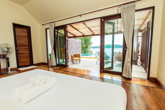 Imagen de la habitación del Hotel Captain Hook Resort. Foto 9