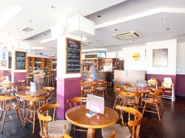 Imagen general del Hotel Captain Karas Holiday Apartments. Foto 14