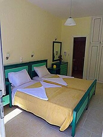 Imagen de la habitación del Hotel Captain Manolis. Foto 19