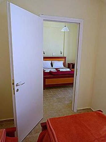 Imagen de la habitación del Hotel Captain Manolis. Foto 23