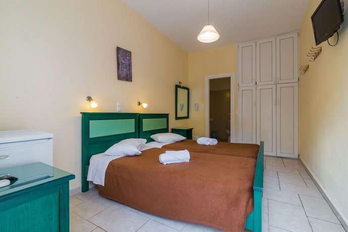 Imagen de la habitación del Hotel Captain Manolis. Foto 25