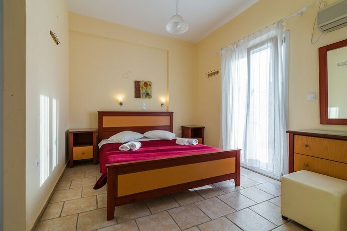 Imagen de la habitación del Hotel Captain Manolis. Foto 28