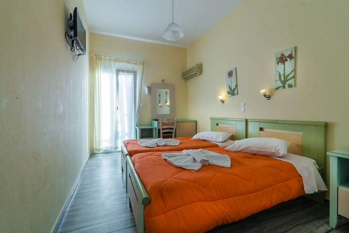 Imagen de la habitación del Hotel Captain Manolis. Foto 35