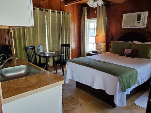 Imagen de la habitación del Hotel Captain Pips Marina and Hideaway. Foto 10