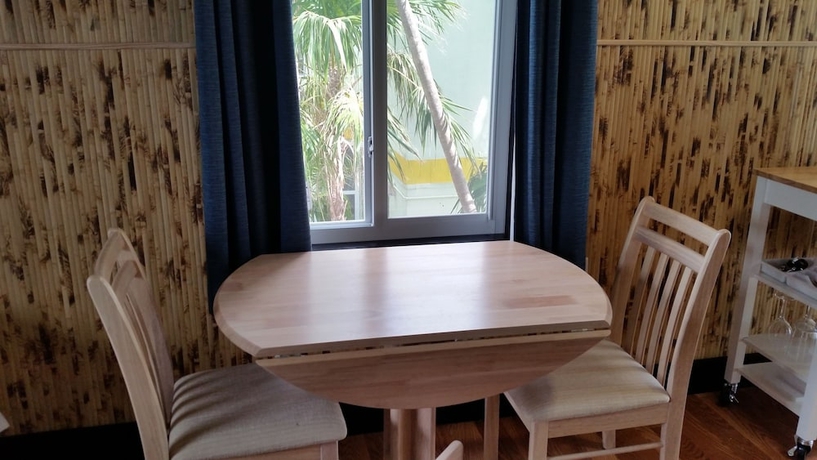 Imagen de la habitación del Hotel Captain Pips Marina and Hideaway. Foto 13