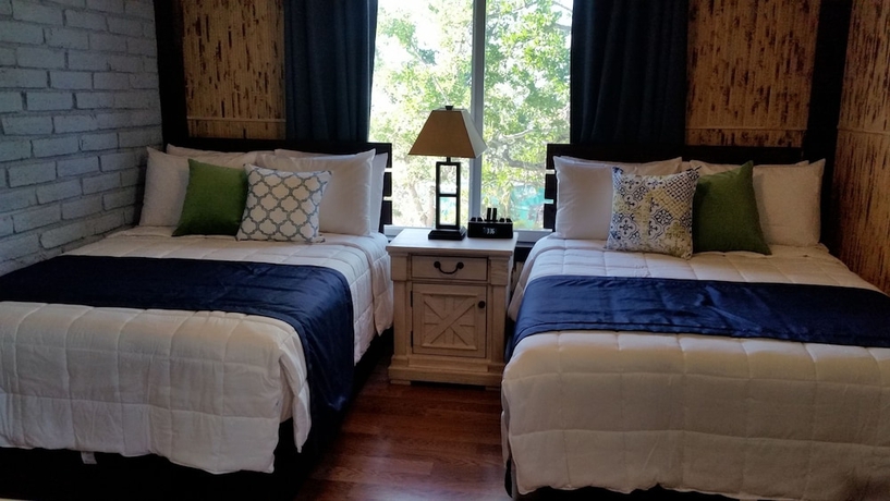 Imagen de la habitación del Hotel Captain Pips Marina and Hideaway. Foto 15