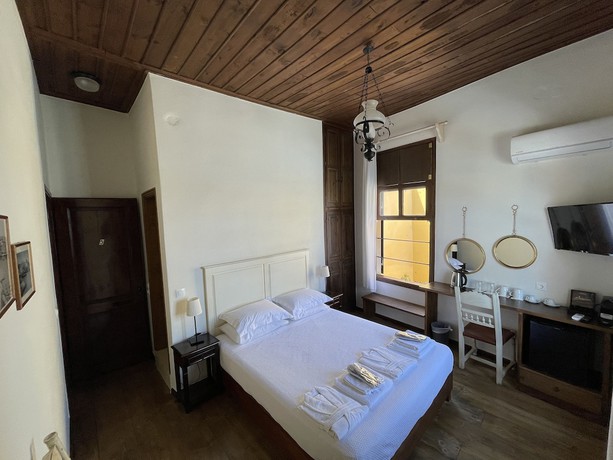 Imagen de la habitación del Hotel Captain Vasilis. Foto 2