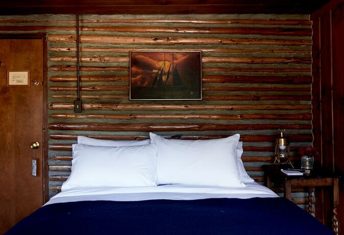 Imagen de la habitación del Hotel Captain Whidbey. Foto 15