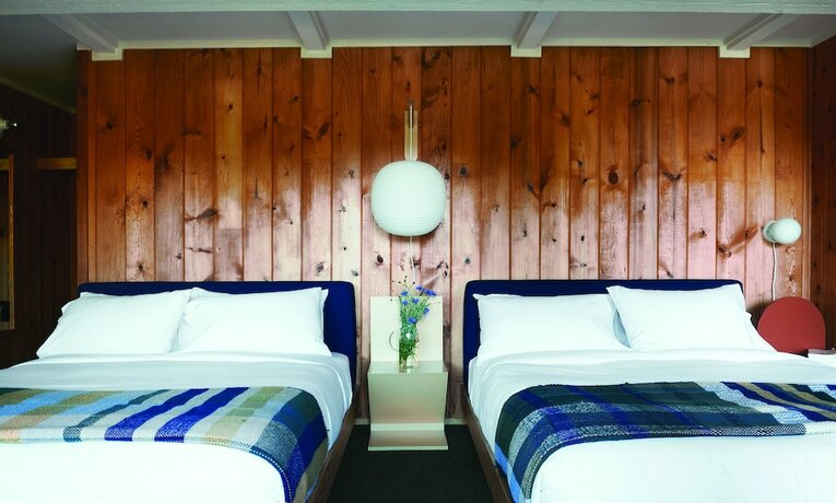 Imagen de la habitación del Hotel Captain Whidbey. Foto 20