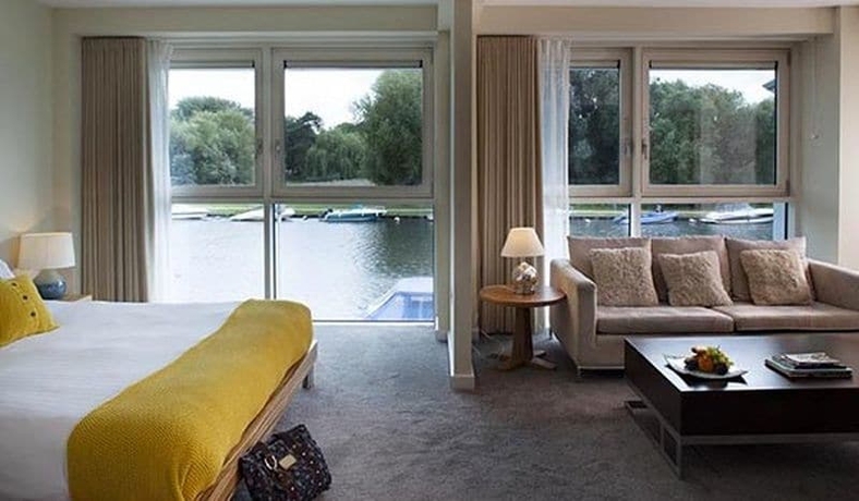 Imagen de la habitación del Hotel Captains Club. Foto 15