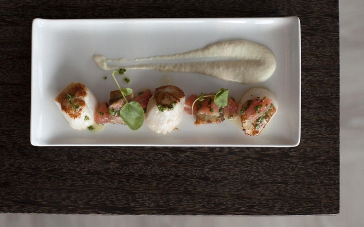 Imagen del bar/restaurante del Hotel Captains Club. Foto 7