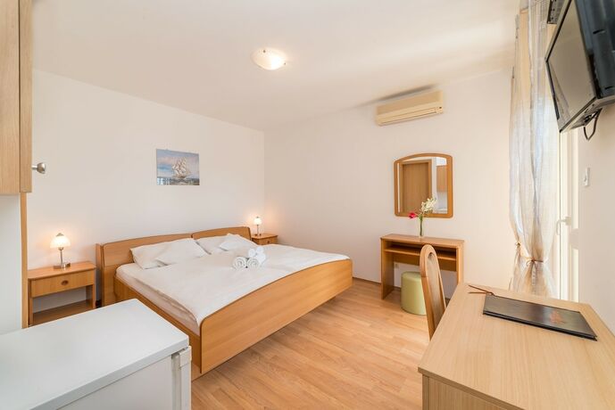 Imagen de la habitación del Hotel Captain\'s Club. Foto 13