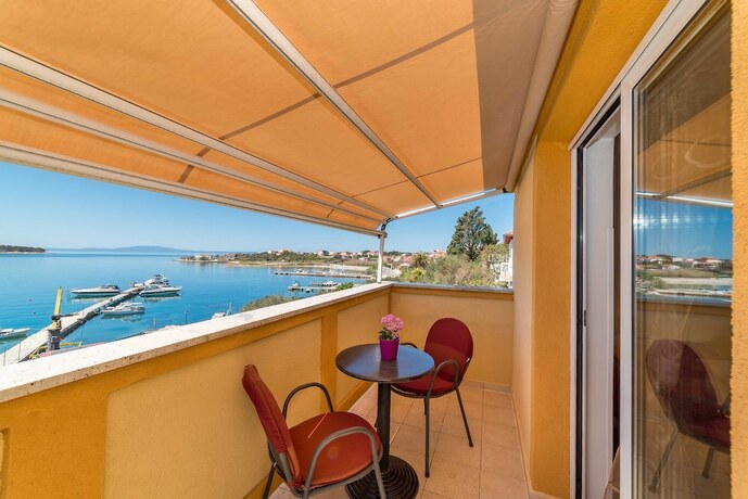 Imagen de la habitación del Hotel Captain\'s Club. Foto 18