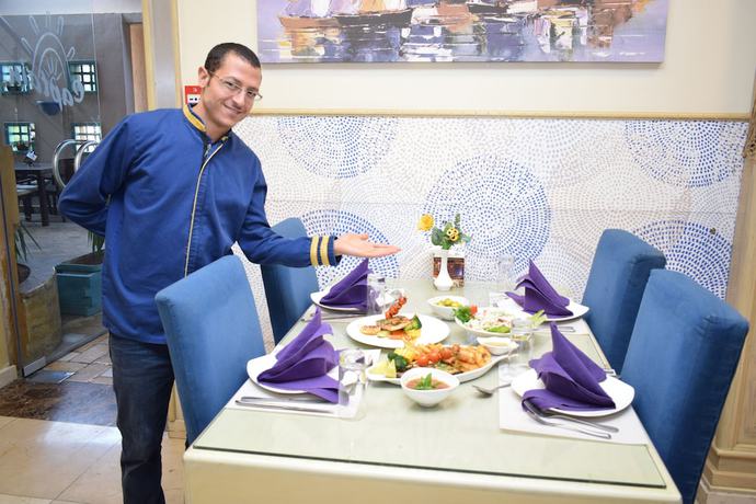 Imagen del bar/restaurante del Hotel Captain's. Foto 5