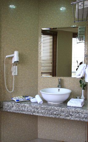 Imagen de la habitación del Hotel Captain's. Foto 15