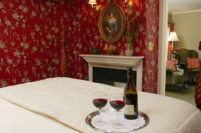 Imagen general del Hotel Captain\'s House Inn. Foto 7