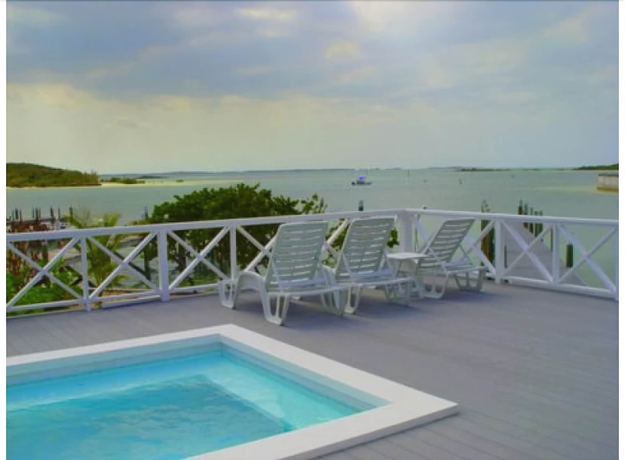 Imagen de la piscina del Hotel Captains Quarters. Foto 13