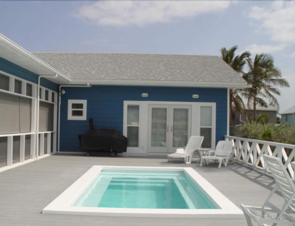 Imagen de la piscina del Hotel Captains Quarters. Foto 14