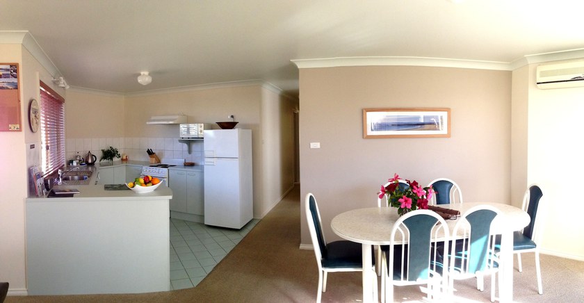 Imagen de la habitación del Hotel Captain's Quarters. Foto 9