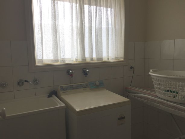 Imagen de la habitación del Hotel Captain's Quarters. Foto 10