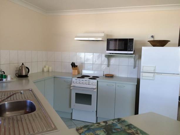 Imagen de la habitación del Hotel Captain's Quarters. Foto 13