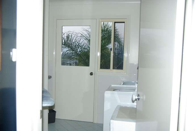 Imagen de la habitación del Hotel Captain's Quarters. Foto 17