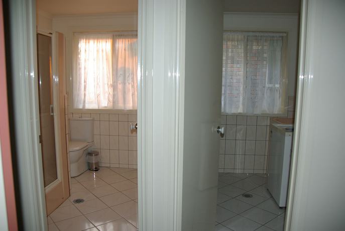 Imagen de la habitación del Hotel Captain's Quarters. Foto 18