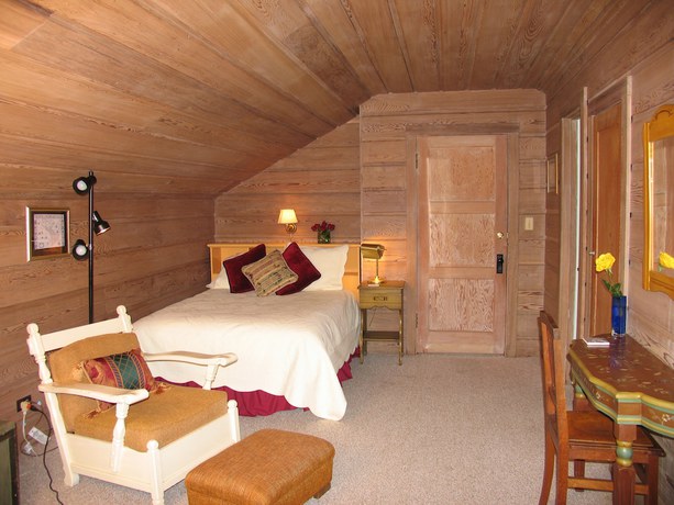 Imagen de la habitación del Hotel Captains Quarters. Foto 2