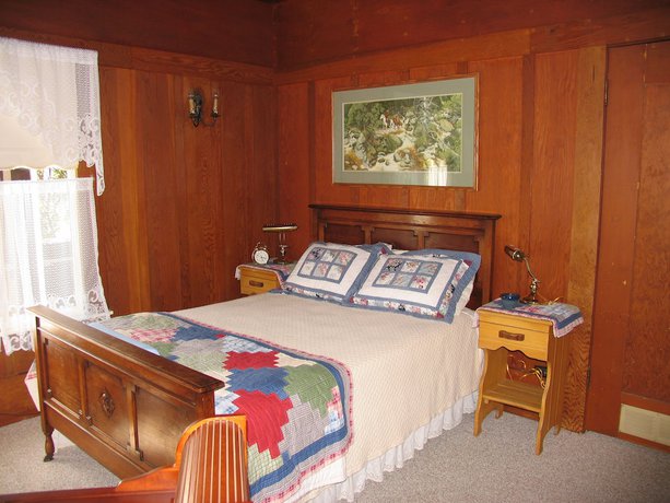 Imagen de la habitación del Hotel Captains Quarters. Foto 3