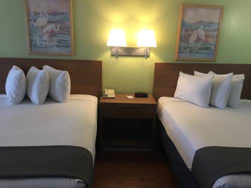 Imagen de la habitación del Hotel Captain's Quarters Inn. Foto 14