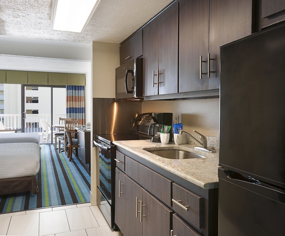 Imagen de la habitación del Hotel Captain\'s Quarters Resort. Foto 5