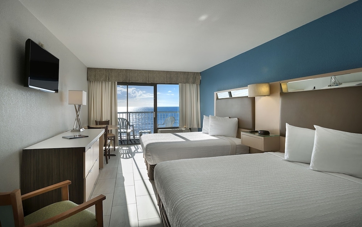 Imagen de la habitación del Hotel Captain\'s Quarters Resort. Foto 10