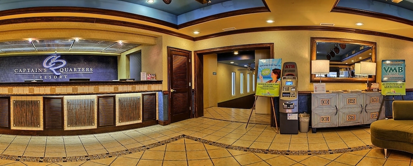 Imagen de los interiores del Hotel Captain\'s Quarters Resort. Foto 19