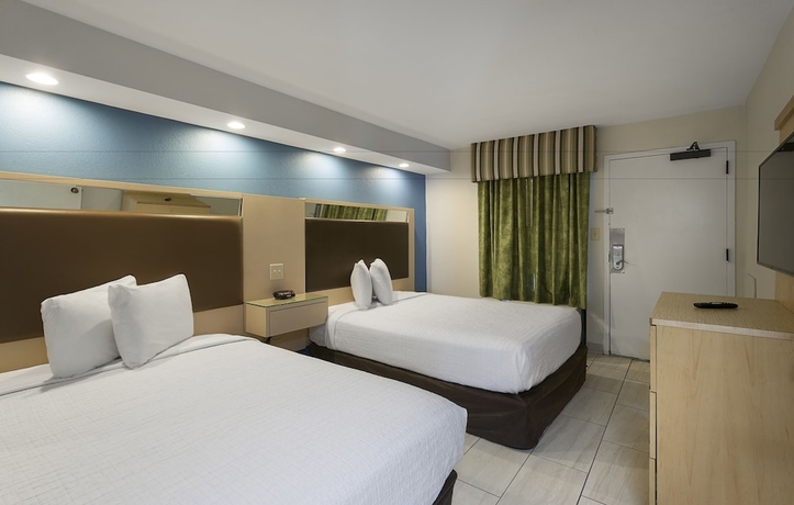 Imagen de la habitación del Hotel Captain\'s Quarters Resort. Foto 12