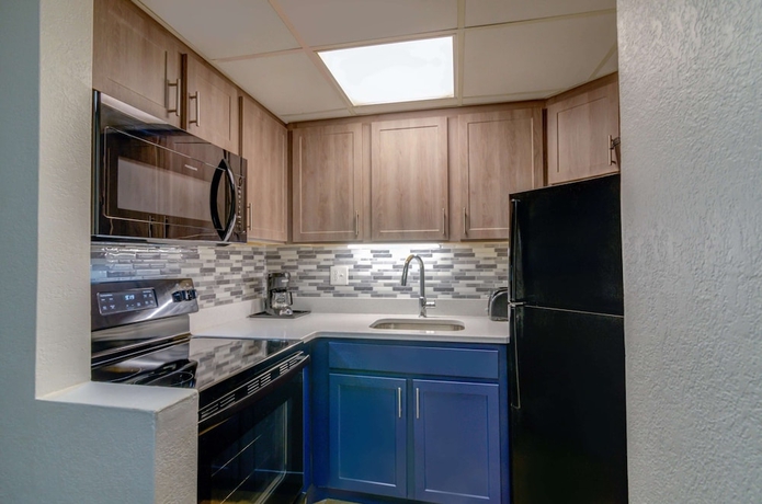 Imagen de la habitación del Hotel Captain\'s Quarters Resort. Foto 18