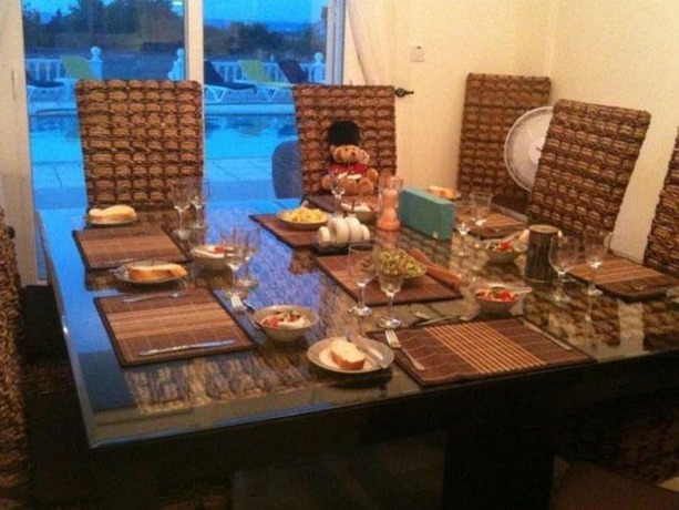 Imagen general del Hotel Captivating 5-bed Villa With Private Pool and Garden. Foto 5