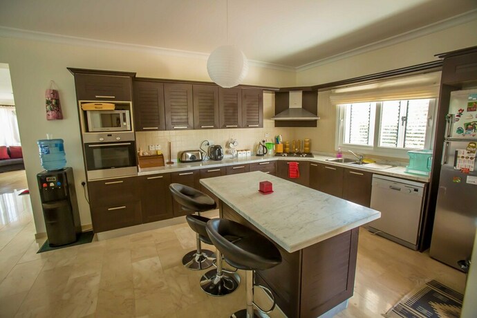 Imagen general del Hotel Captivating 5-bed Villa With Private Pool and Garden. Foto 18