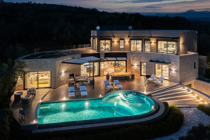 Imagen de la habitación del Hotel Captivating 5-bedr Villa Close Navarino Dunes Golf. Foto 20