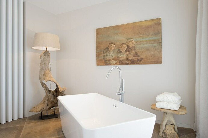 Imagen general del Hotel Captivating 5-bedr Villa Close Navarino Dunes Golf. Foto 8